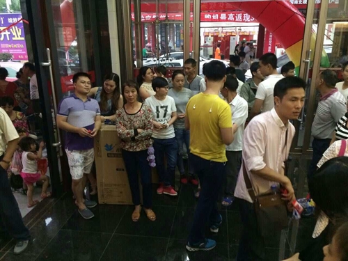 熱烈祝賀！！富軒門窗郴州加盟店聚惠開業