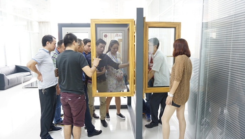 2015年富軒商學院（第一期）導購培訓班精彩圖文報道