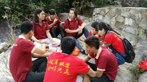 &ldquo;相信自己，相信伙伴&rdquo; 陽江富軒團隊朝羅琴山&ldquo;進發&rdquo;