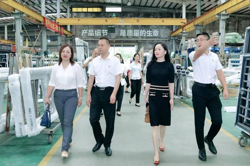 以匠心和精品制勝市場，新浪家居2022品質門窗發現之旅走進富軒全屋門窗