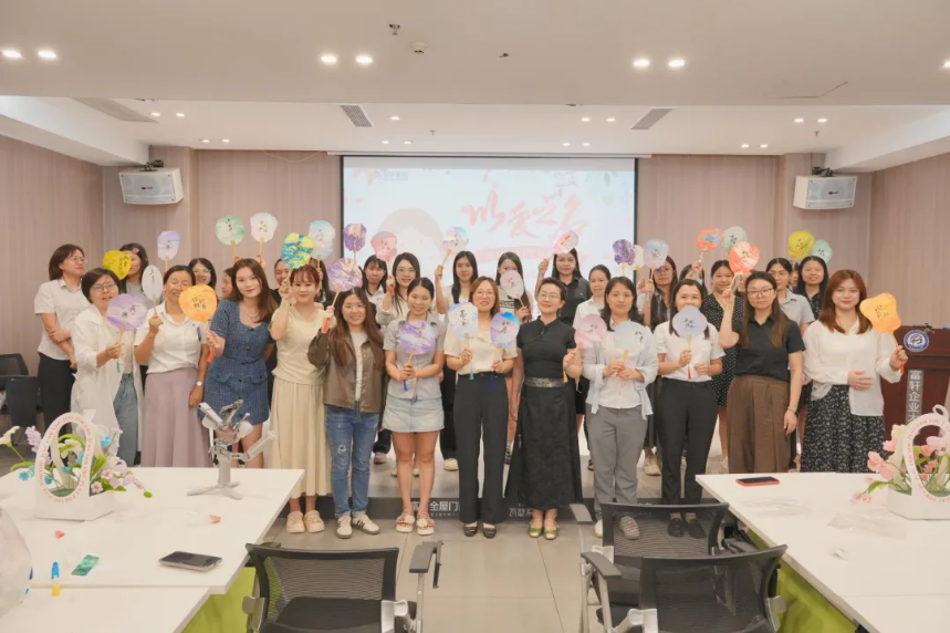 富軒全屋門窗丨以愛之名，致敬每一位不平凡的媽媽
