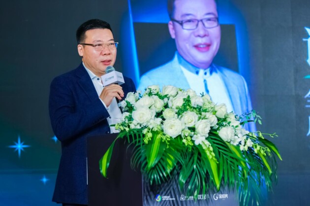 全國工商聯家具裝飾業商會副會長、月星家居新零售連鎖集團總裁許驚鴻