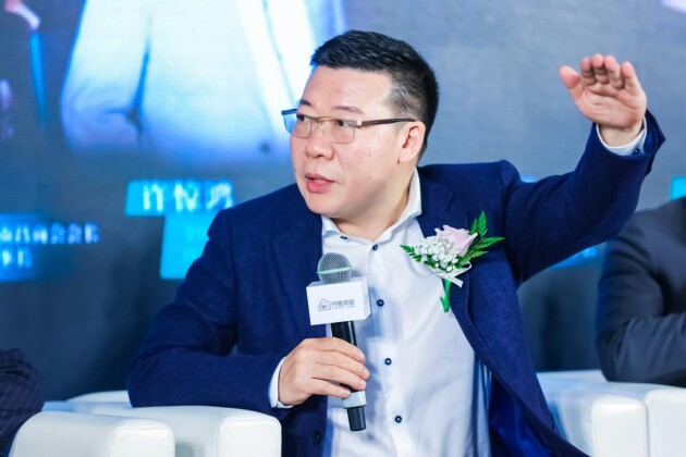 全國工商聯家具裝飾業商會副會長、月星家居新零售連鎖集團總裁許驚鴻